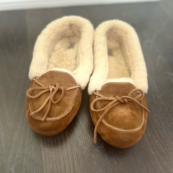 Ugg slippers - Picture 3 of 3